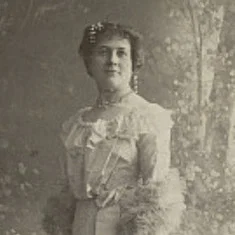 Adriënne Solser