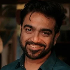 Faiz Khan