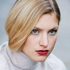 Анна Платен