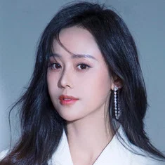 Elisa Ye