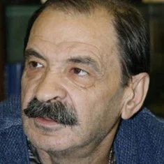 Илья Олейников