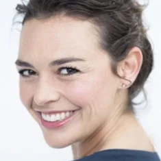 Tinarie Van Wyk-Loots