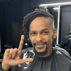 Ayanda Makayi