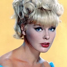 Эльке Зоммер