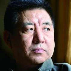 闫东