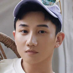 Liang Zhenlun