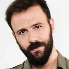 Nikos Gelia
