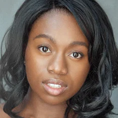 Lauren Akosia