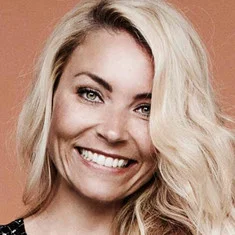 Eva Harlou