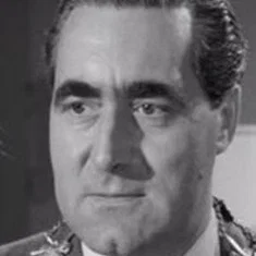 Leslie Sands