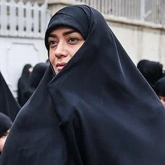 Elham Charkhandeh