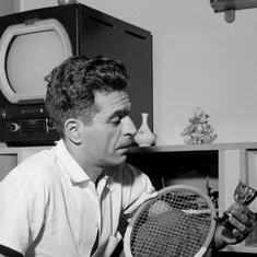 José A. Mauro
