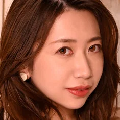 Manami Oura