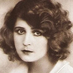 Xenia Desni