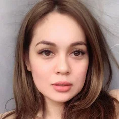Nelydia Senrose