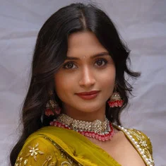 Esha Pathak
