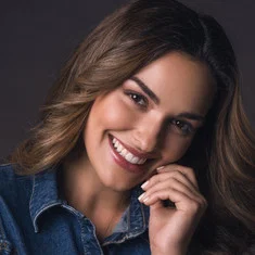 Fefi Oliveira