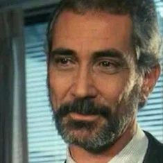 César Olmos