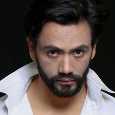 Tej Giri