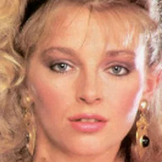 Scarlet Windsor