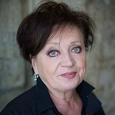 Csákányi Eszter