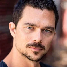 Luke Arnold