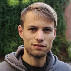 Christopher Comouth