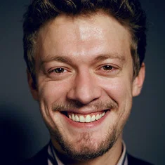 Александр Ефремов