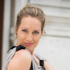 Csilla Barath Bastaić