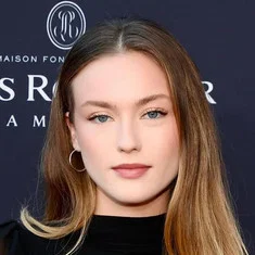 Chloe Rose Robertson