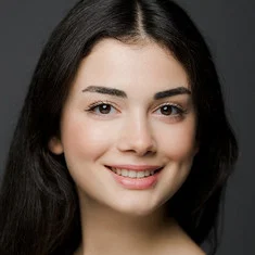 Özge Yağız
