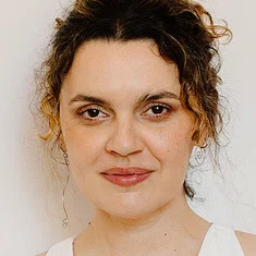 Ana Luiza Rios