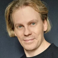 Сергей Ларин