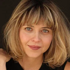 Luíza Curvo
