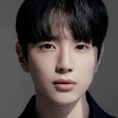 Lee Ro Woom