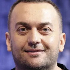 Olti Curri