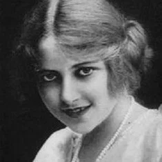 Muriel Ostriche
