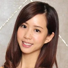 Elaine Ho