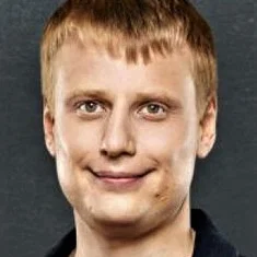 Слава Комиссаренко