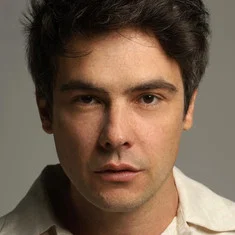 Sérgio Guizé