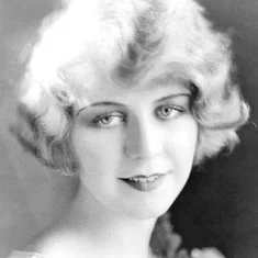 Violet La Plante