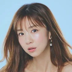 Aki Hoshino
