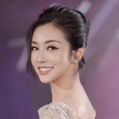 Jennifer Phạm