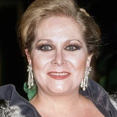 Concha Márquez Piquer