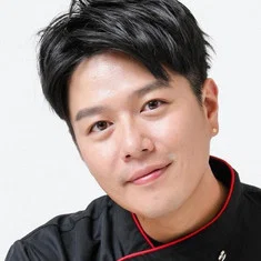 Yi Lee