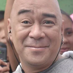 Wally Bayola