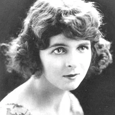 Flora le Breton