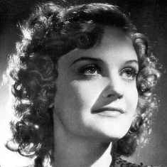 Klári Tolnay