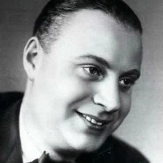 Александр Менакер