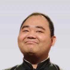 侯震